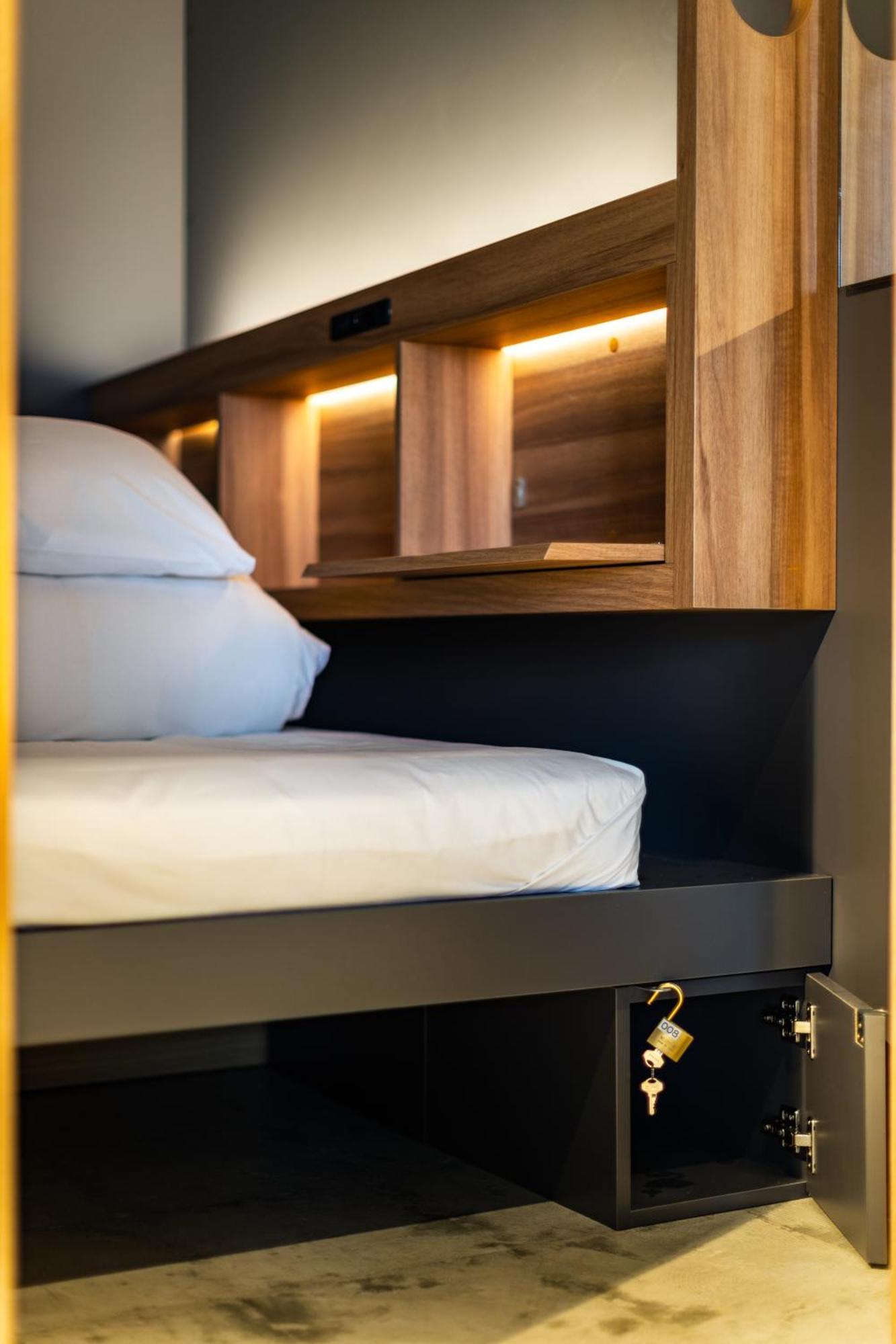 Hostel Unplan Fukuoka Fukuoka  Zewnętrze zdjęcie