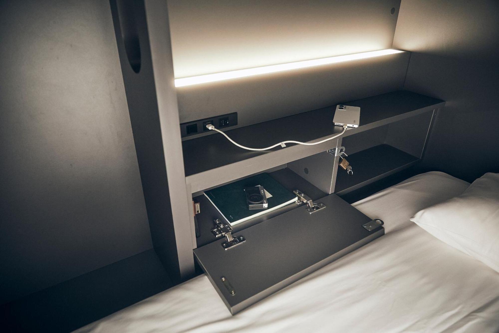 Hostel Unplan Fukuoka Fukuoka  Zewnętrze zdjęcie